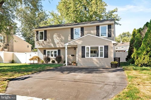 44 Livingston Dr, Hamilton, NJ, 08619-1528 | Card Image