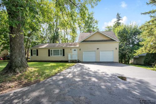 9109 Pine Ave, Wonder Lake, IL, 60097-8206 | Card Image