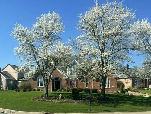 6428 Tallwood Cir Nw, Canton, OH, 44718-3801 | Card Image