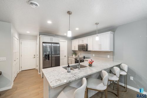 7563 S Grand Arbor Pl, Sioux Falls, SD, 57108-3142 | Card Image