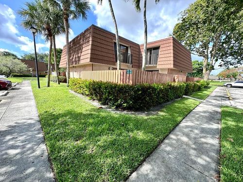 193 Charter Way, West Palm Beach, FL, 33407-6637 | Card Image