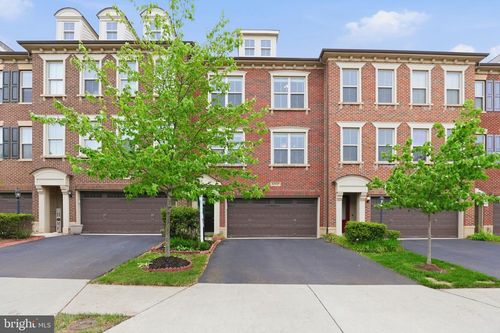 42537 Dreamweaver Dr, BRAMBLETON, VA, 20148-7622 | Card Image
