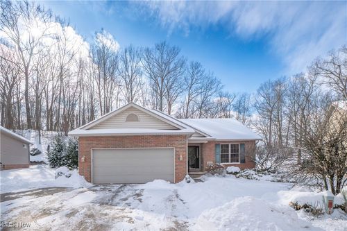 9042 Canal Pl Nw, Massillon, OH, 44647-9100 | Card Image