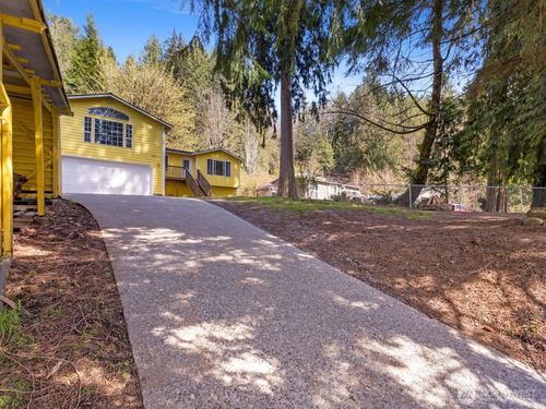 18027 121st St Ne, Arlington, WA, 98223-6706 | Card Image