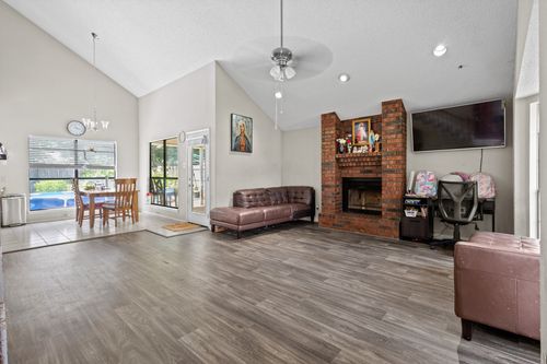710 Running Creek Dr, Arlington, TX, 76001-7524 | Card Image