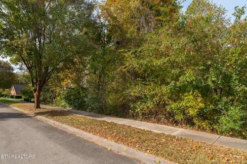 865 Belle Grove Rd, Knoxville, TN, 37934-1562 | Card Image