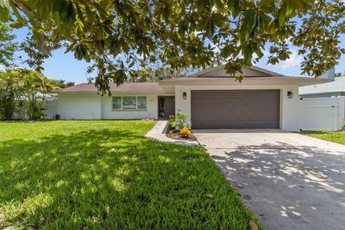 671 25th St Sw, LARGO, FL, 33770-2941 | Card Image