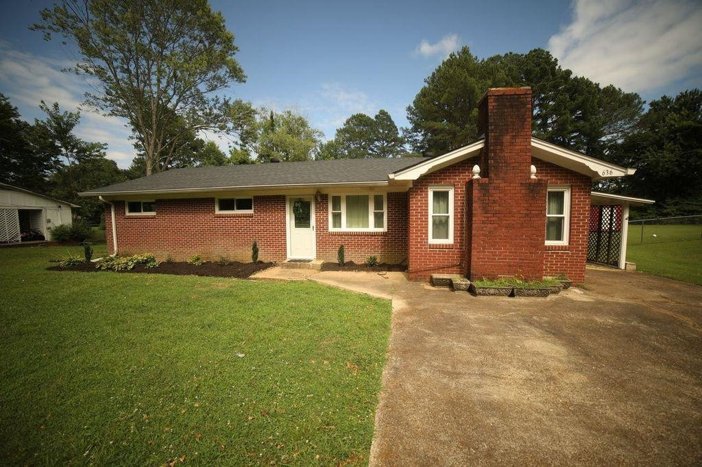 Galbraith Ave, Henderson, TN 38340
