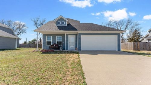 303 Fieldstone Cir Sw, Gravette, AR, 72736-5012 | Card Image