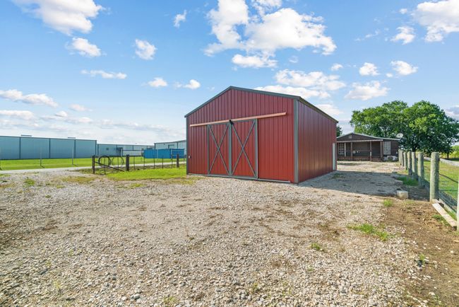 View of pole building | Image 33