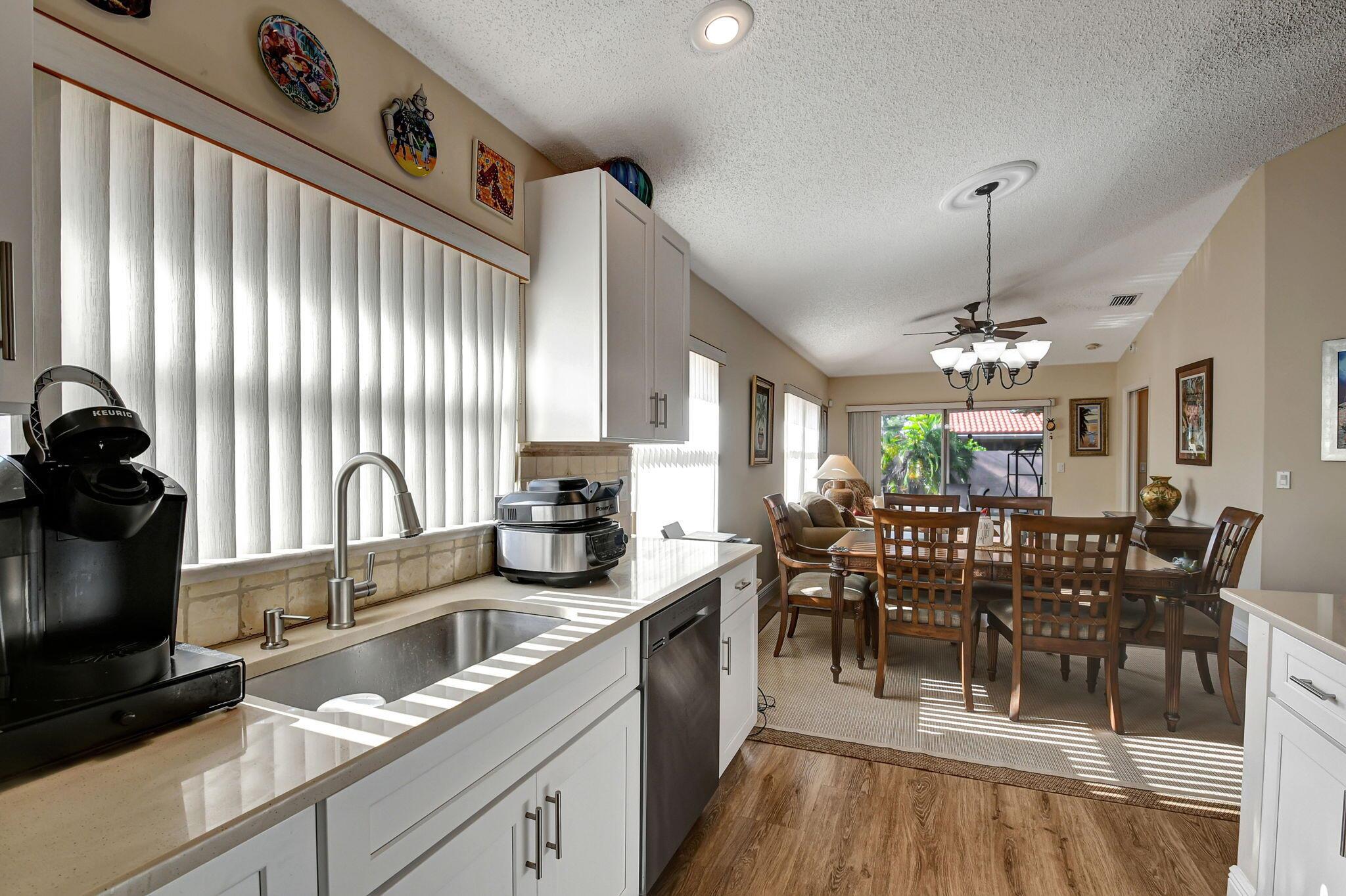 Grande Palm Cir, Delray Beach, FL 33484