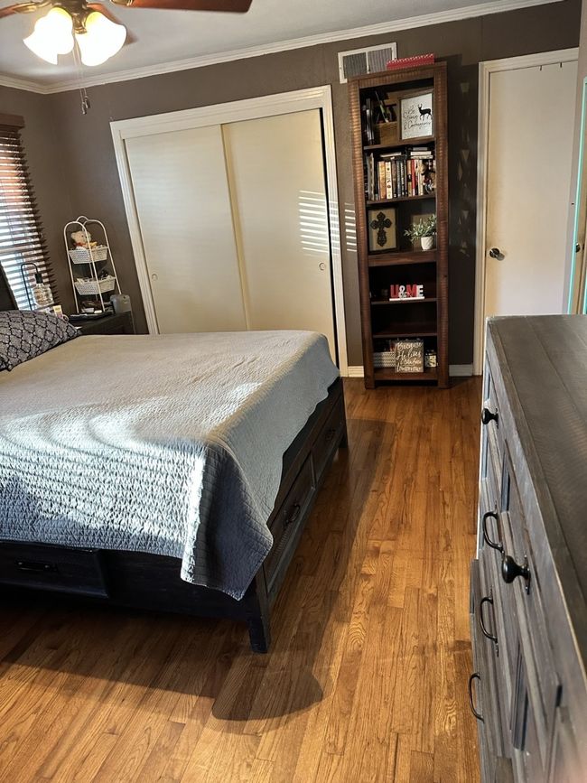 1704 S Houston St, House other with 3 bedrooms, 2 bathrooms and null parking in Kaufman TX | Image 28