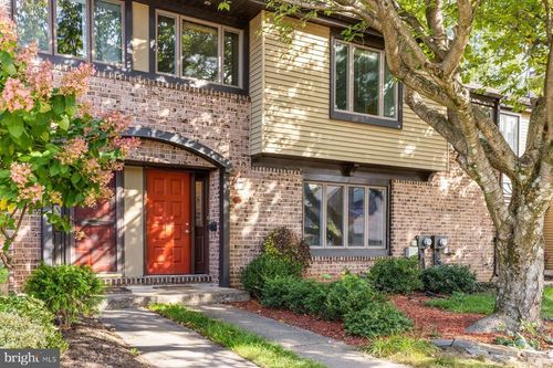 35 Essex Pl, NEWTOWN, PA, 18940-1707 | Card Image