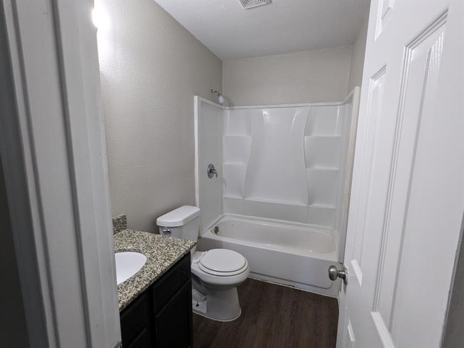 UNIT-13 - 3451 W Highway 6, Home with 2 bedrooms, 1 bathrooms and 1 parking in Alvin TX | Image 9