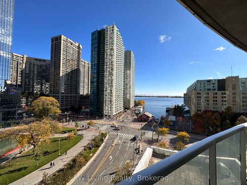 805-8 York St, Toronto, ON, M5J2Y2 | Card Image