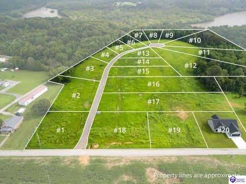 2 Riverwood Ln, Campbellsville, KY, 42718-8915 | Card Image