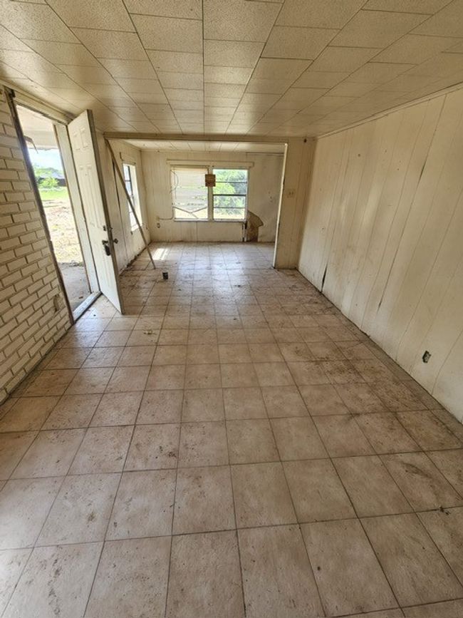 1726 County Road 279, House other with 2 bedrooms, 1 bathrooms and null parking in Kaufman TX | Image 4