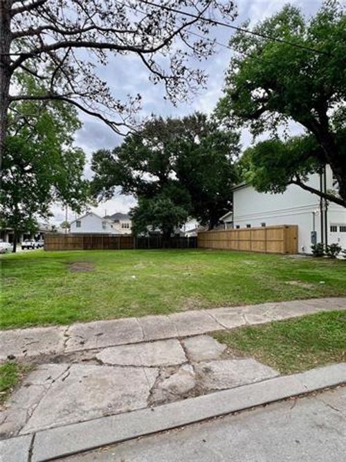 325 E William David Pkwy, Metairie, LA, 70005-3309 | Card Image