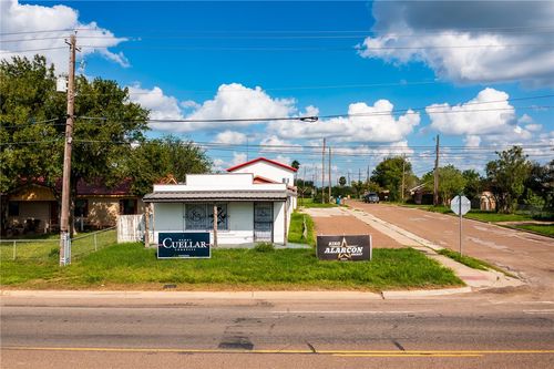 1102 Smith Ave, Hebbronville, TX, 78361-3110 | Card Image