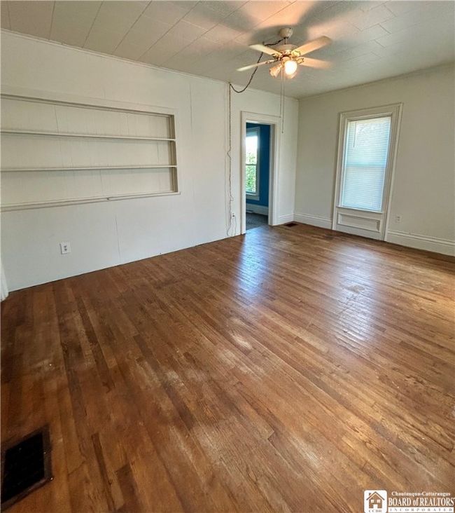 Lower Living Room | Image 15