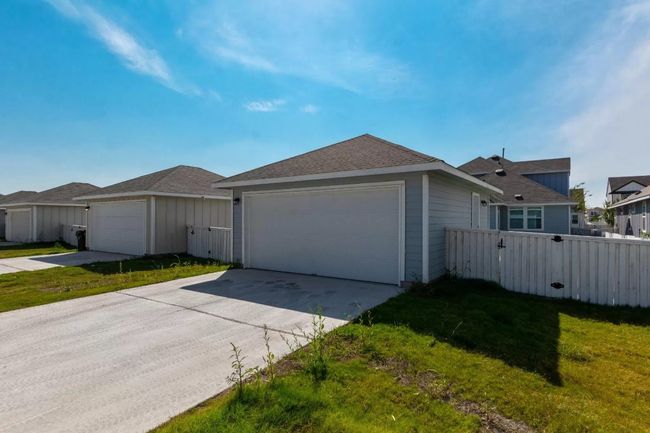132 Fabion St, House other with 3 bedrooms, 3 bathrooms and 4 parking in Kyle TX | Image 30