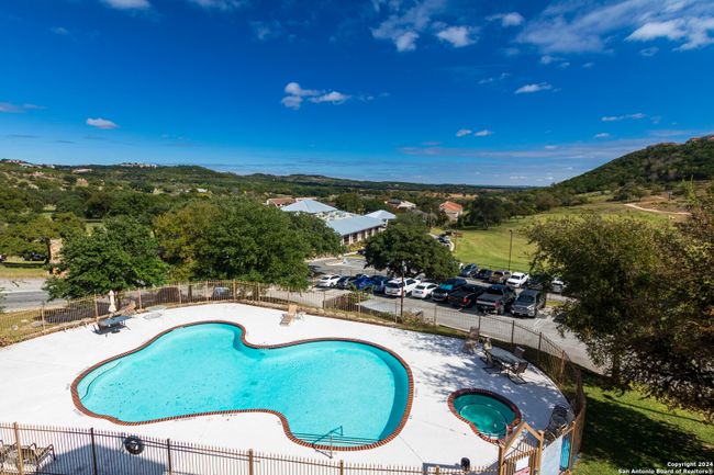 UNIT-111 - 20 Tapatio Dr E, Condo with 2 bedrooms, 2 bathrooms and null parking in Boerne TX | Image 4
