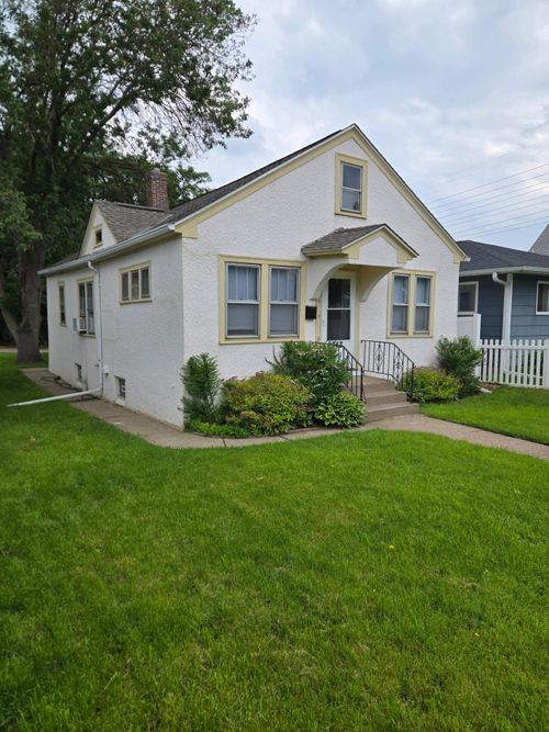 2742 Grand St Ne, Minneapolis, MN, 55418-2612 | Card Image