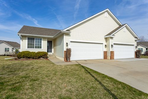 773 Se Willowbrook Ct, Waukee, IA, 50263-8430 | Card Image