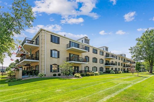 apt-212-100 Thompson Dr Se, Cedar Rapids, IA, 52403-1745 | Card Image