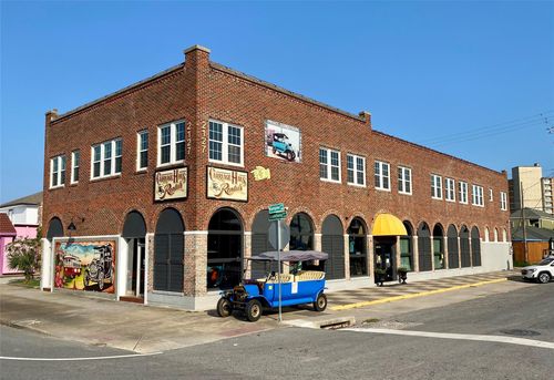 2127 Broadway St, Galveston, TX, 77550-4673 | Card Image