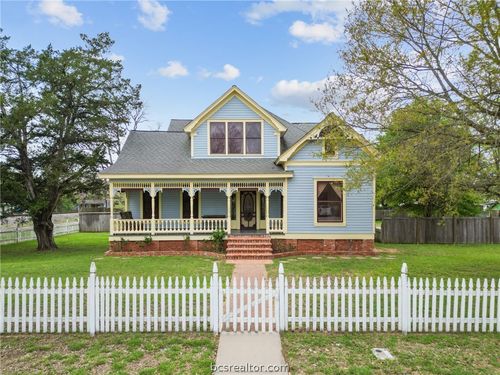 106 S Logan Ave, Bryan, TX, 77803-2449 | Card Image