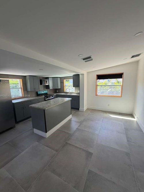 2-14240 S Biscayne River Rd, Miami, FL, 33161-2712 | Card Image