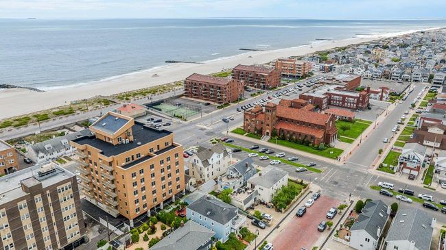 APT-204 - 661 W Broadway, Condo with 3 bedrooms, 2 bathrooms and null parking in Long Beach NY | Image 28