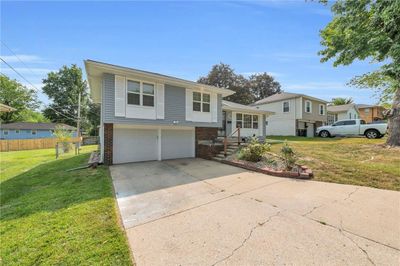 8007 E 117 Th Terrace, House other with 3 bedrooms, 1 bathrooms and null parking in Kansas City MO | Image 2