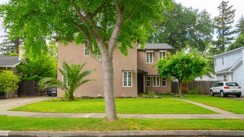 10 Palm Avenue, Woodland, CA, 95695 | Card Image