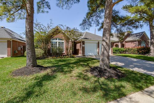 3815 Summerfield Dr, Pearland, TX, 77584-5940 | Card Image