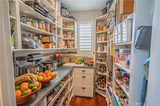 22348 Driftwood Ct, House other with 5 bedrooms, 5 bathrooms and 2 parking in Santa Clarita CA | Image 21