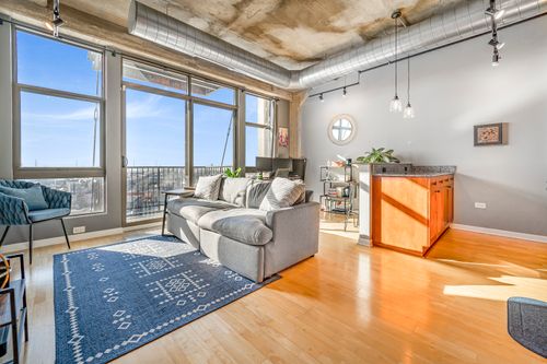 unit-923-1550 Blue Island Ave, Chicago, IL, 60608-3070 | Card Image