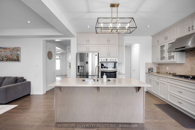 13 Minna Trail, House other with 6 bedrooms, 4 bathrooms and 4 parking in Brampton ON | Image 5