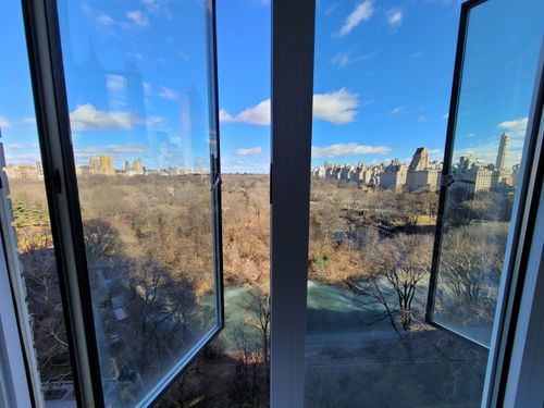 16d-40 Central Park S, New York, NY, 10019-1633 | Card Image