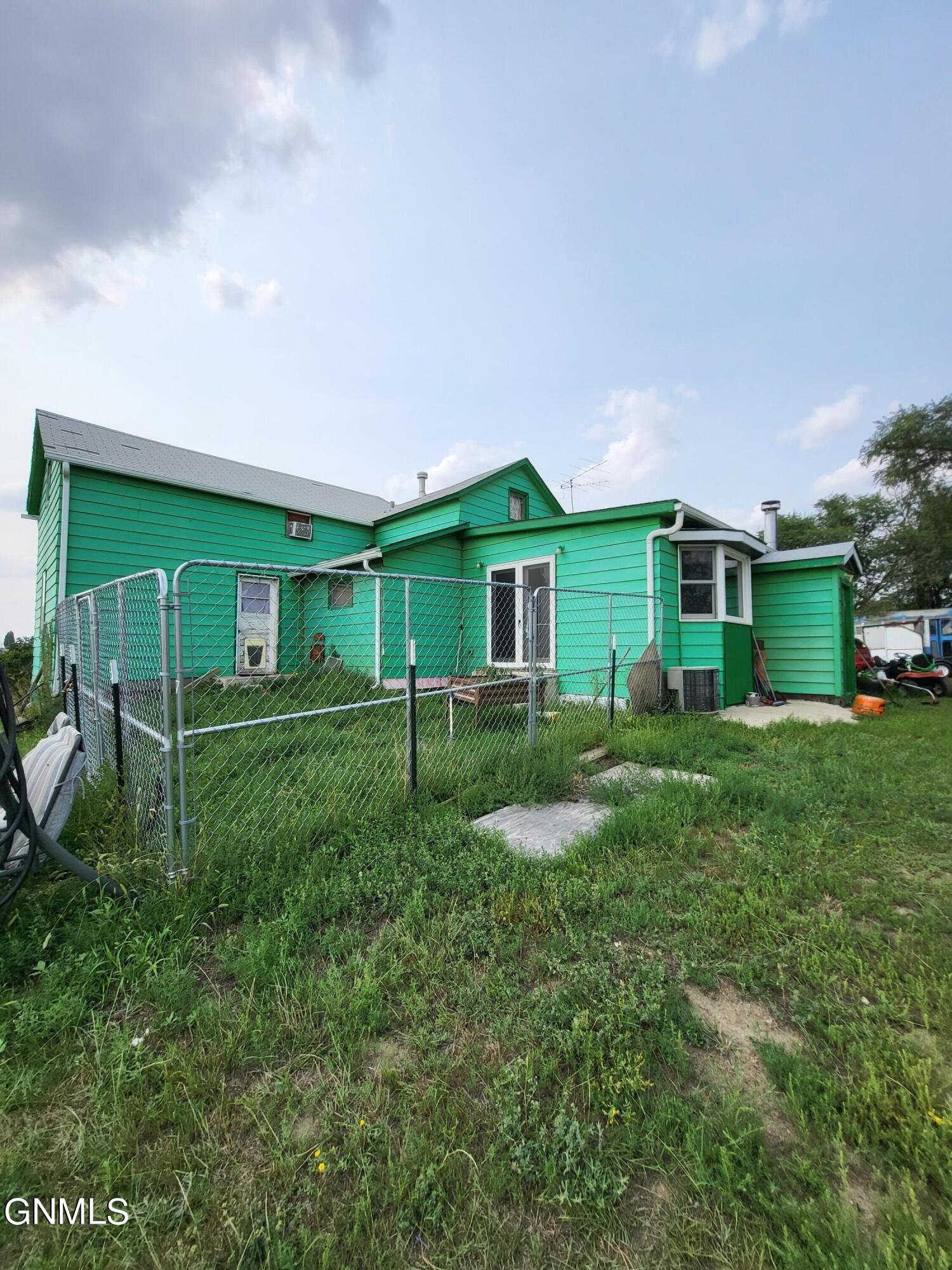 4th St, Watford City, ND 58854