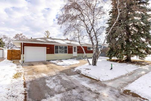 1834 14 1/2 St S, Fargo, ND, 58103-4826 | Card Image