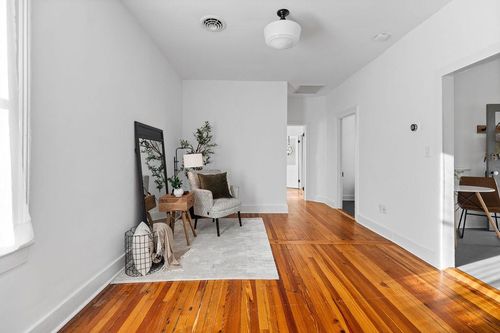 115 S Jefferson St, STAUNTON, VA, 24401-4157 | Card Image