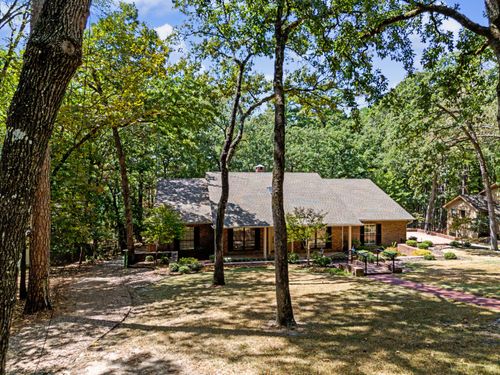 195 Brazos Bnd, Holly Lake Ranch, TX, 75765-7610 | Card Image