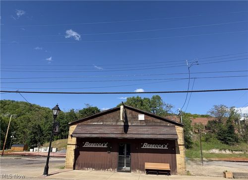 202 N Chester St, New Cumberland, WV, 26047-9584 | Card Image