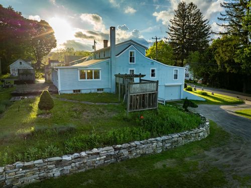 2 Perry St, Lakeville, CT, 06039-2500 | Card Image