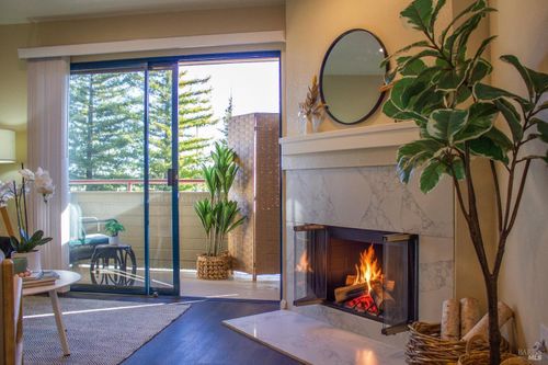 213 Mariner Way, Novato, CA, 94945-4512 | Card Image