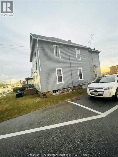 4 Hazelton St, Leamington, ON, N8H1B6 | Card Image
