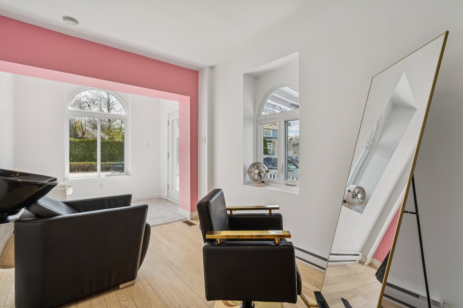 Commercial Lease in Laval (Sainte-Rose) 3
