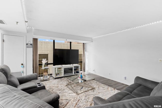 W5W - 125 Sw Jefferson Ave, Condo with 2 bedrooms, 2 bathrooms and null parking in Peoria IL | Image 8